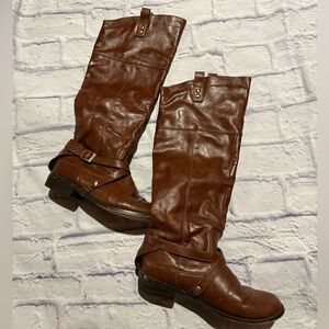 Restricted Classic Brown Leather Footwear